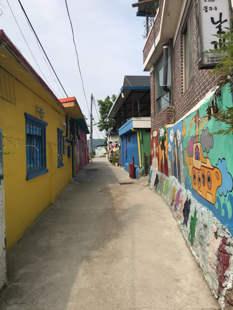jaman mural village